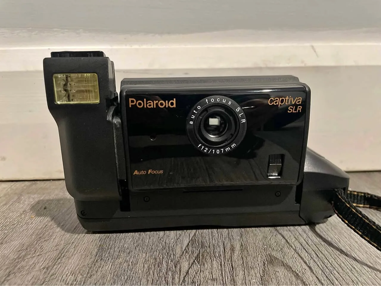 Polaroid Captiva SLR film camera! thumbnail