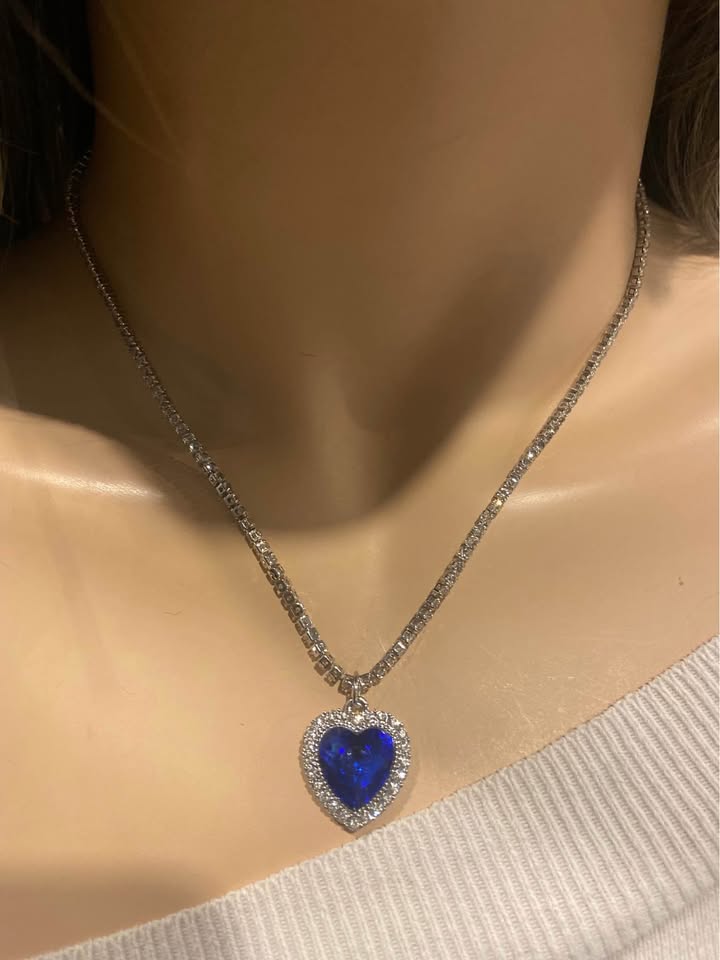 Titanic Heart of the Ocean Necklace - photo 2