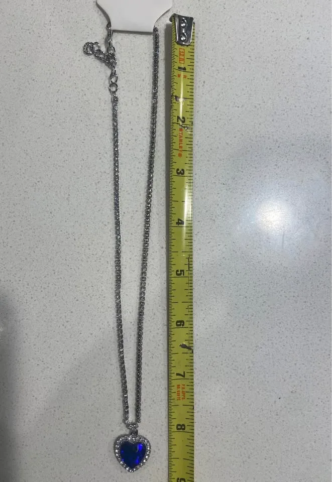 Titanic Heart of the Ocean Necklace image indicator(6)