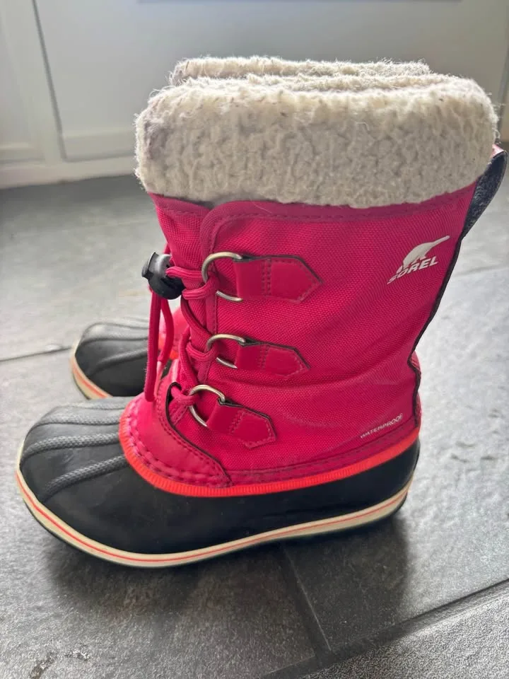 Kids sorel boots image indicator(2)