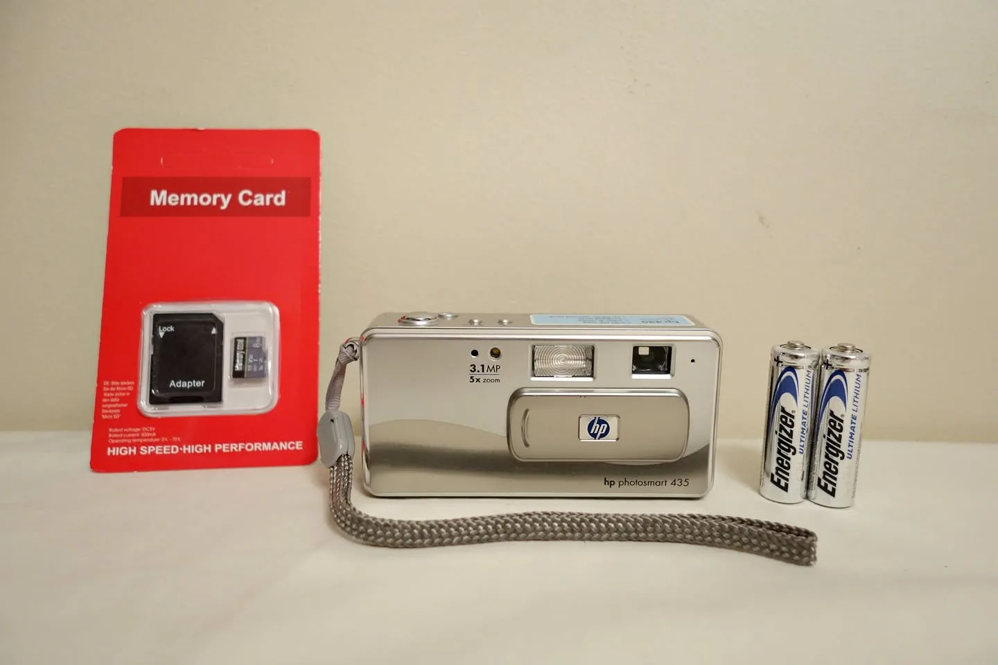 Near Mint HP Photosmart 435 3.1MP Retro Digital Camera thumbnail
