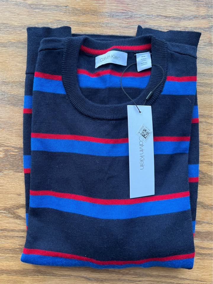 Men’s sweater size M ( pick up near Dearborn & polk street) - photo 2