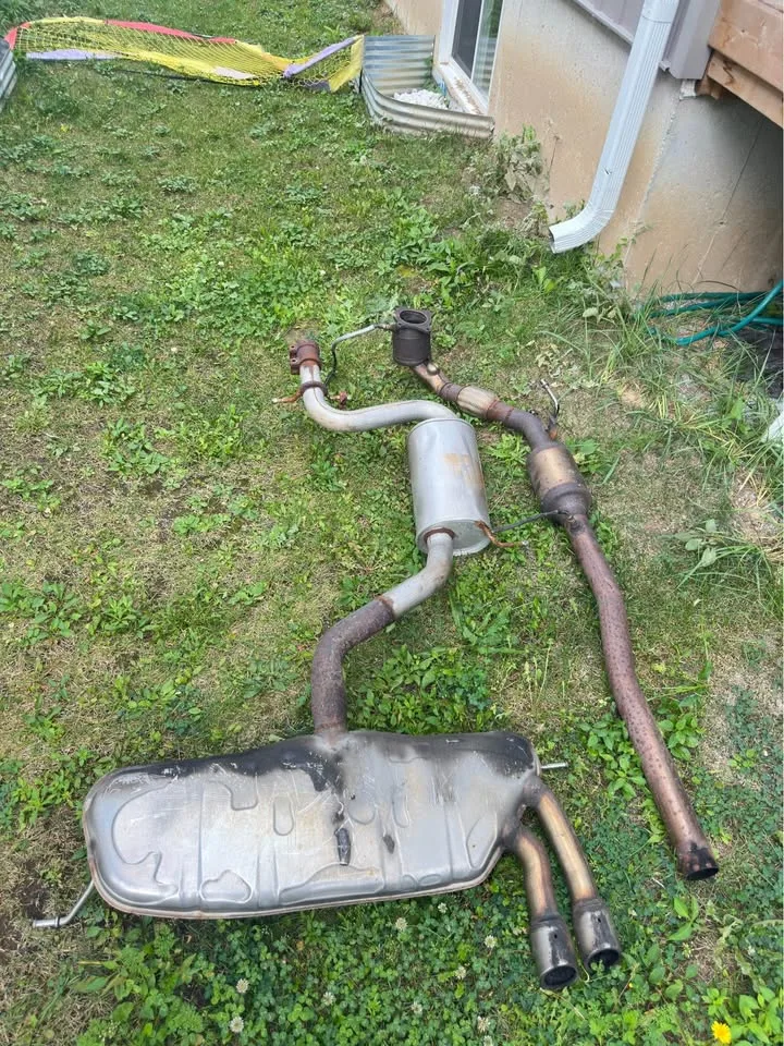 OEM Mk5 GTI Exhaust – Complete (2007) image indicator(3)