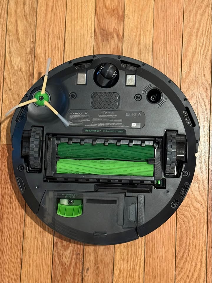 iRobot Roomba i7+ Robot Vacuum - photo 2