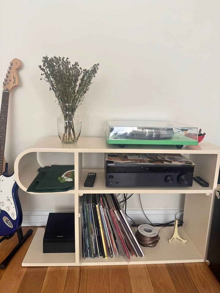 URBAN OUTFITTERS Record Player Shelf