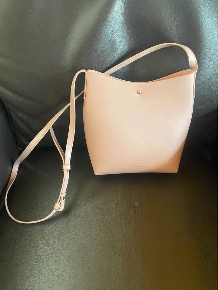 NEW Vegan Leather shoulder bag image indicator(2)