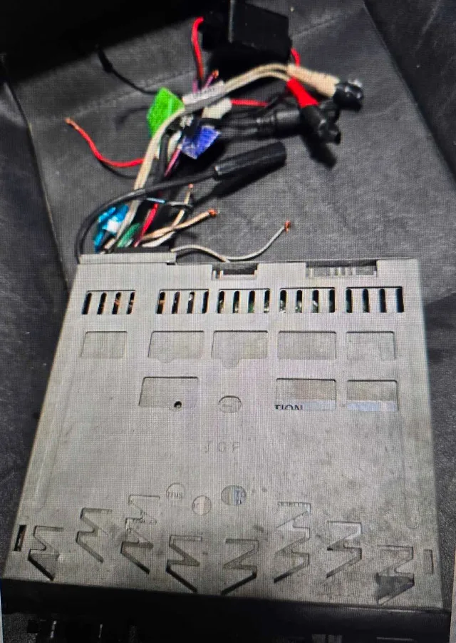 JVC KS-RX70 Receiver and 6 disc changer image indicator(4)