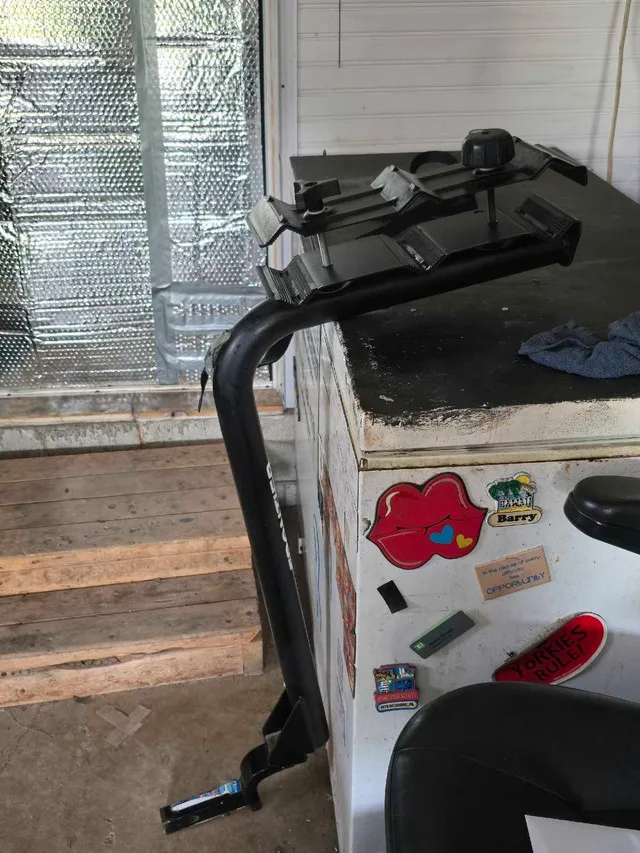 Frontier 3bF 3 bike hitch carrier image indicator(5)