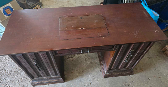sewing table/storage - photo 2