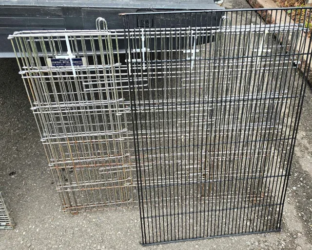 dog whelping cage or other image indicator(2)