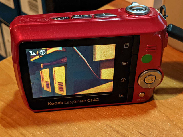 Kodak EasyShare C142 10.1MP Digital Camera - Red - photo 3