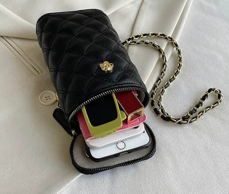 Women Quilted Square Flap Shoulder Bag image indicator(4)