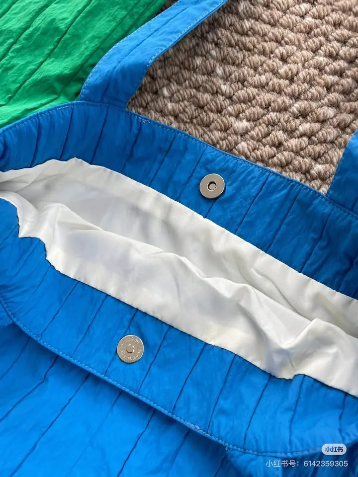 Bright blue long straps shoulder bag image indicator(4)