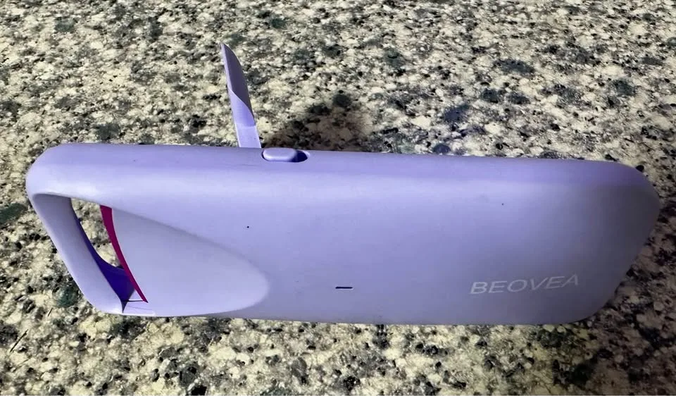 Heated Eyelash Curler with Heat Sensitivity image indicator(2)