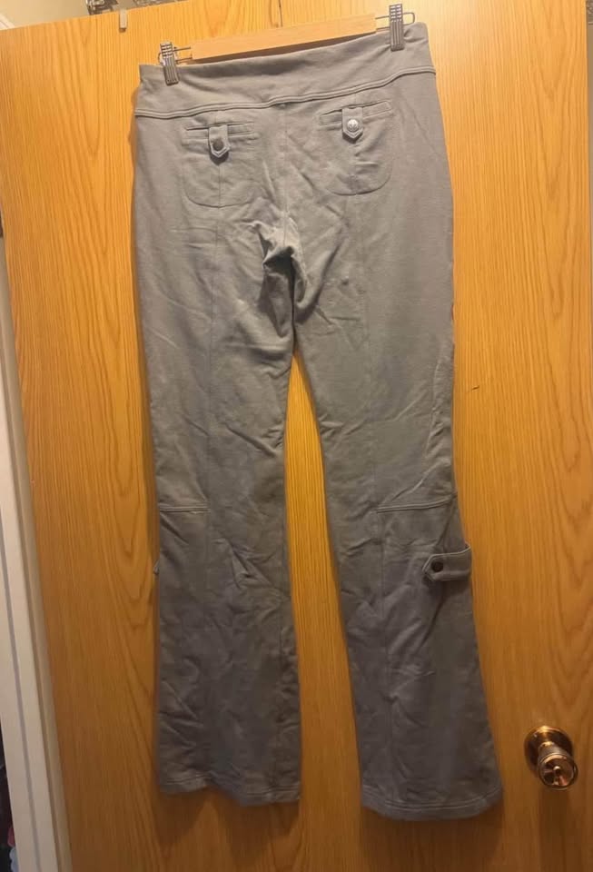NWOT Grey Designer Active Wear Bottoms - photo 2