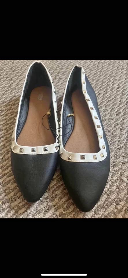Size 10 Black & White Studded Womens Flats