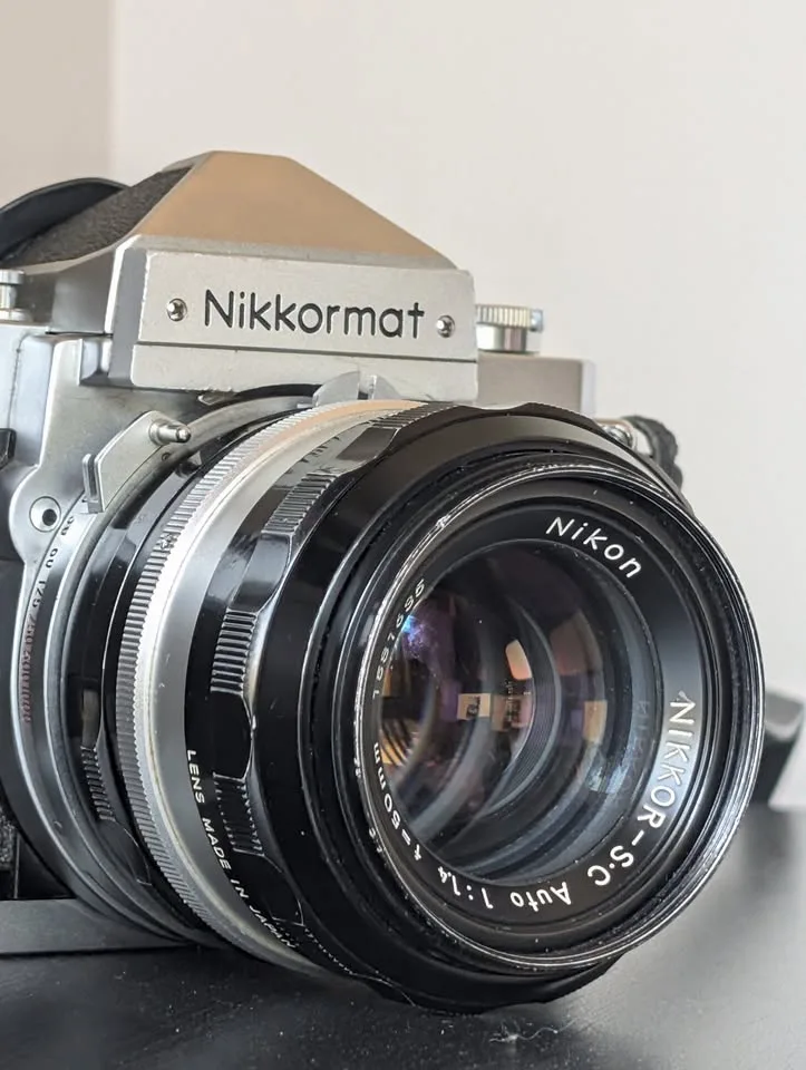 Vintage Japanese 35mm Film Camera w/ 50mm f/1.4 Lens image indicator(2)