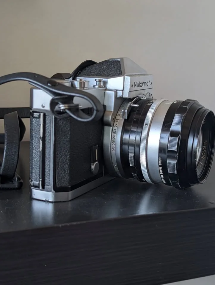 Vintage Japanese 35mm Film Camera w/ 50mm f/1.4 Lens image indicator(3)