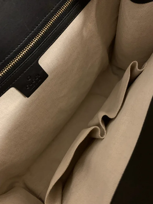 Authentic medium Gucci purse image indicator(5)