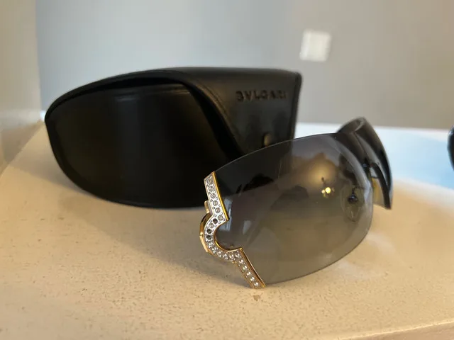 white bvlgari sunglasses image indicator(2)