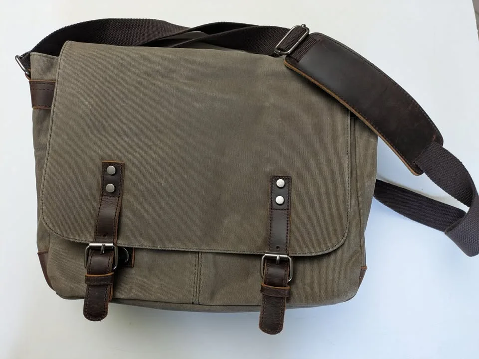 Men's Messenger Laptop Bag image indicator(3)