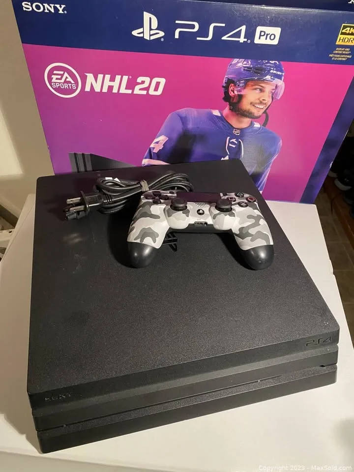 PS4 Pro 1Tb in Box with Controller image indicator(7)