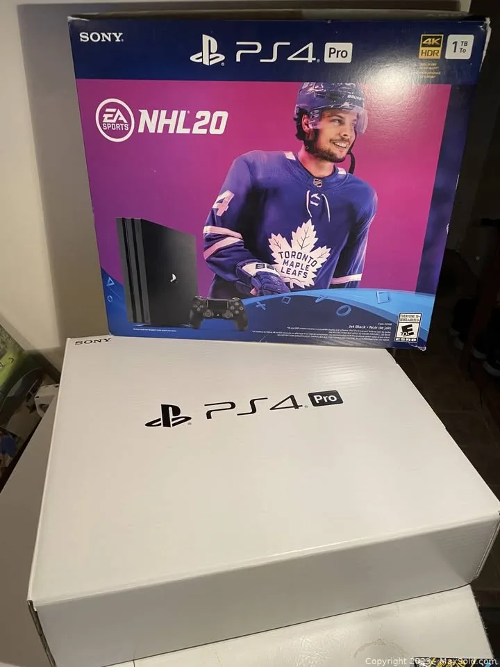 PS4 Pro 1Tb in Box with Controller image indicator(8)