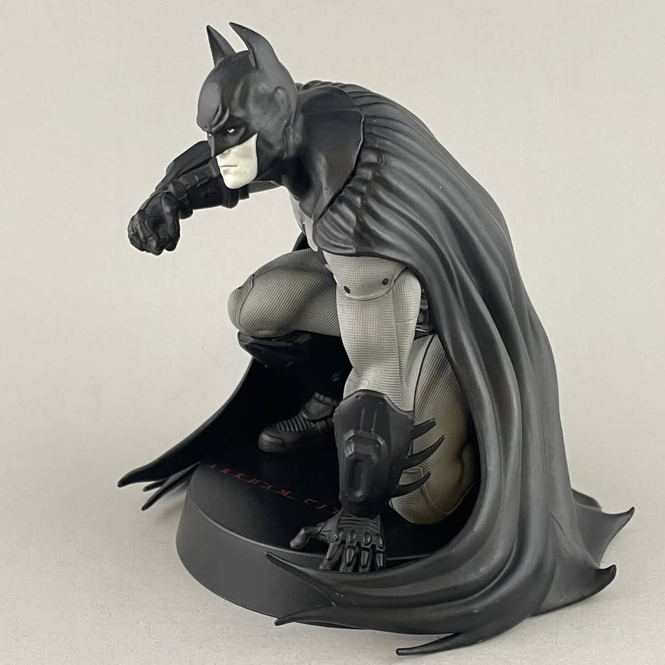 Statue from Batman Arkham City Collector's Edition - photo 2