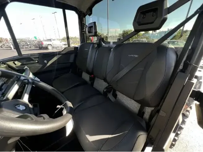 2025 Can Am Commander HD10 Limited image indicator(3)