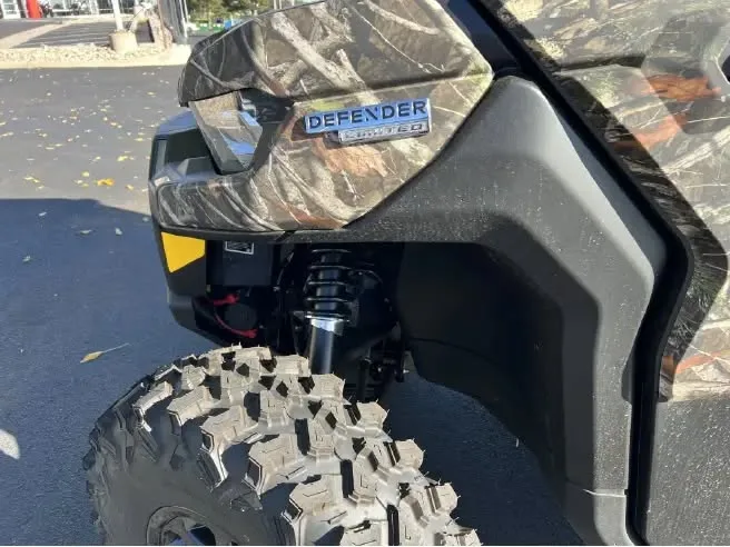 2025 Can Am Commander HD10 Limited image indicator(4)