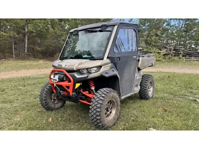 2022 Can Am Defender HD10 X MR