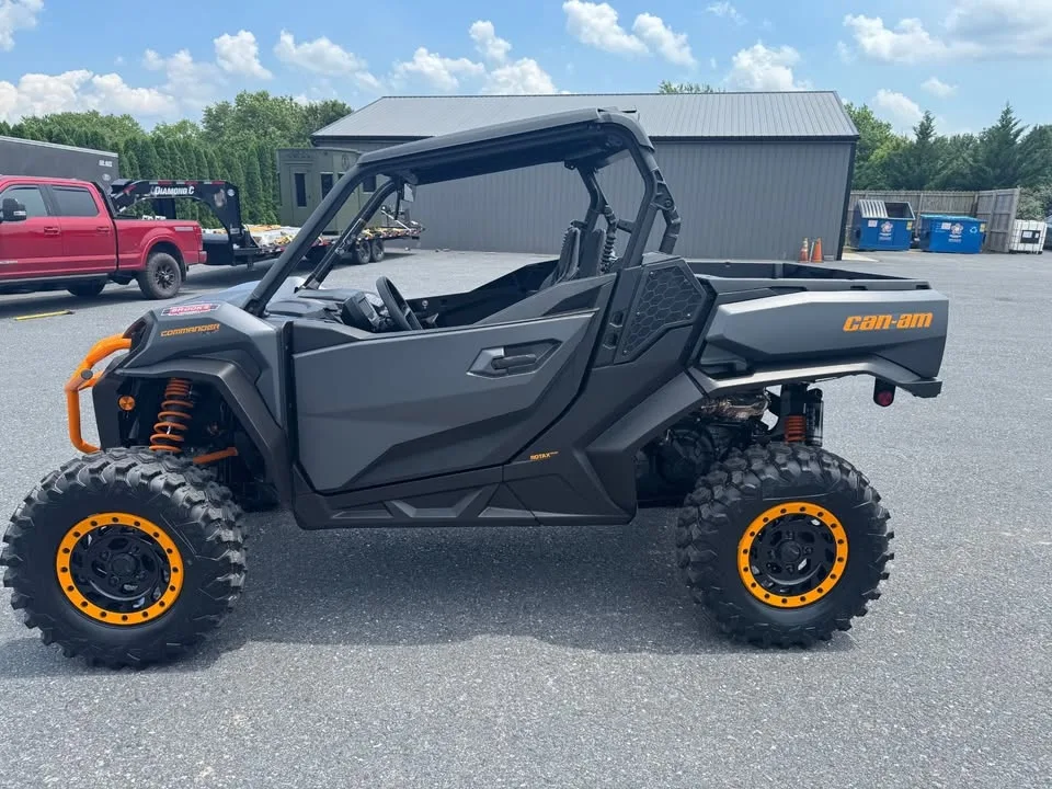 2025 CanAm Commander XT-P image indicator(2)