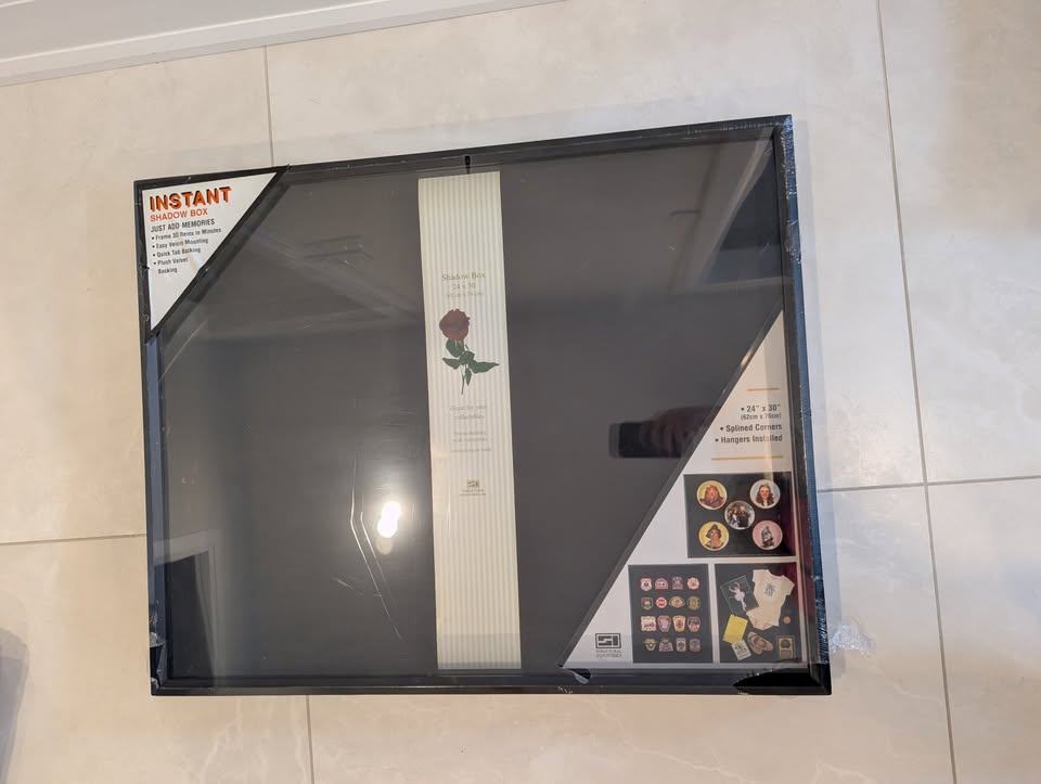 New Shadow Box 24 x 30- Great for your collectibles - photo 5