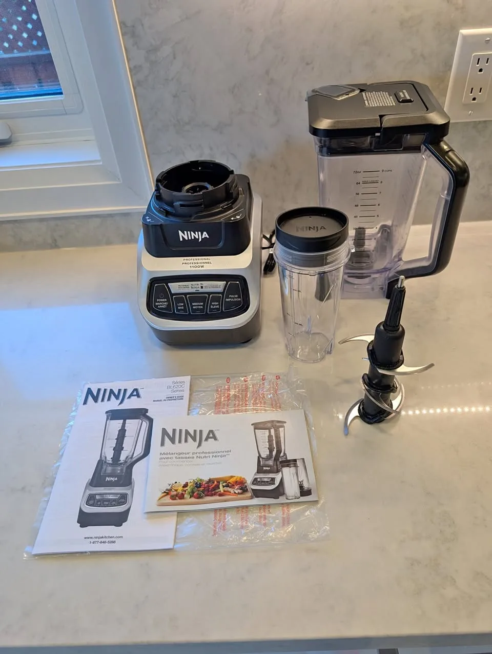 Ninja Professional Blender BL620C + Nutri Ninja Cups thumbnail