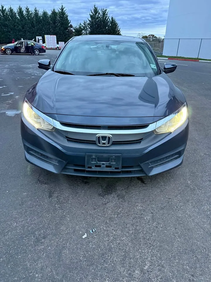 2018 Honda Civic · EX Sedan 4D thumbnail