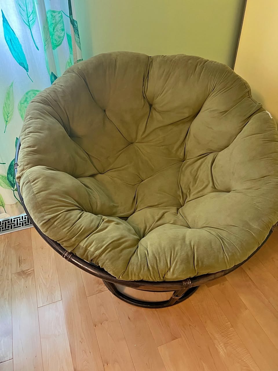 Oversized Papasan Chair with Green Cushion