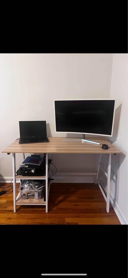 Desk in perfect condition; oak color - photo 2