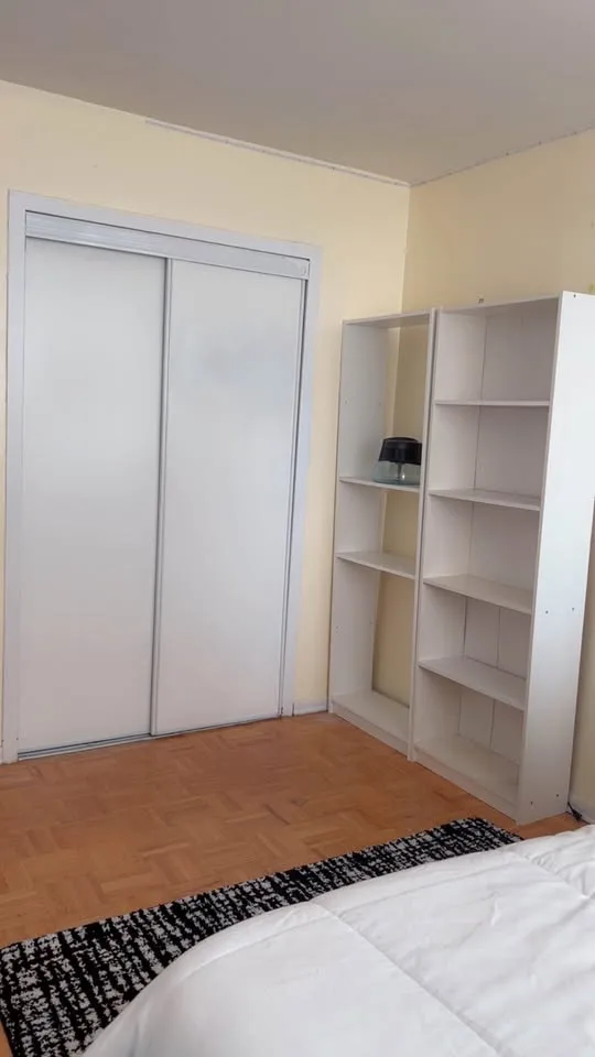 2 Beds 1 Bath - Apartment image indicator(2)