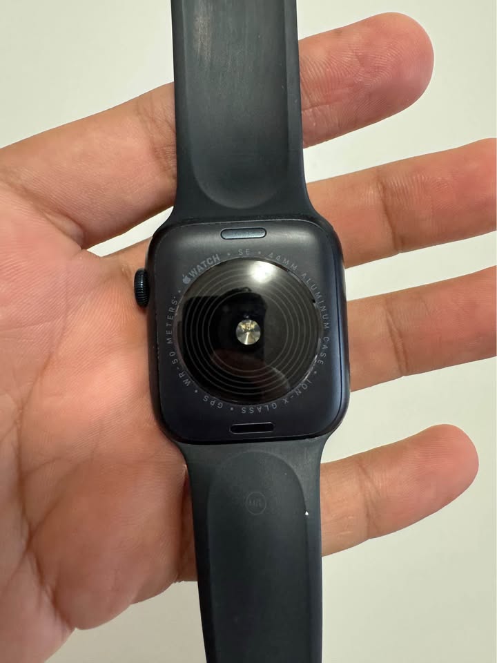 Apple Watch SE 2nd Gen- Excellent Condition - $150 - photo 2