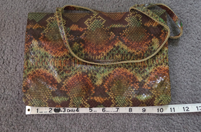 Authentic BCBG Women purse. Green. Python imitation. Real leathe - photo 5