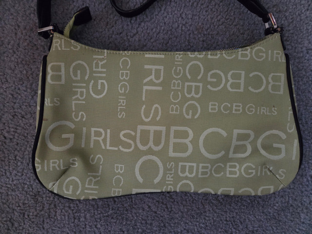 Authentic BCBG Girls Women Handbag/Purse. Green. Mint condition. - photo 4