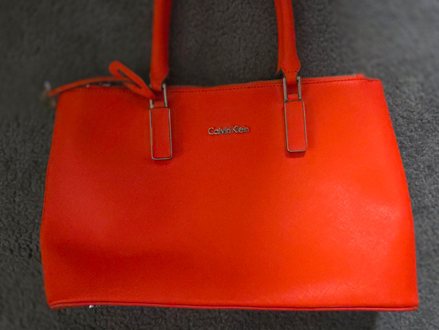 Authentic Calvin Klein Women Handbag. Orange. Slightly worn. - photo 5