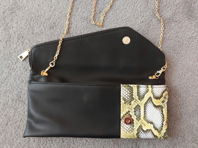 Urban Expressions Womens Clutch Purse SNAKE SKIN IMITATION.