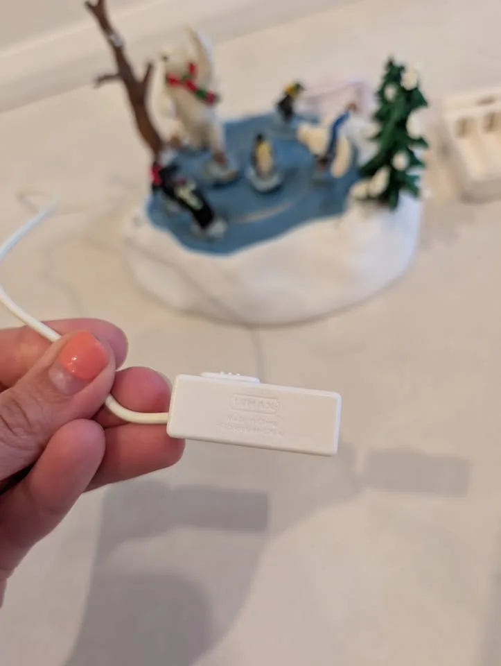 Lemax North Pole Skaters Table Accent image indicator(3)