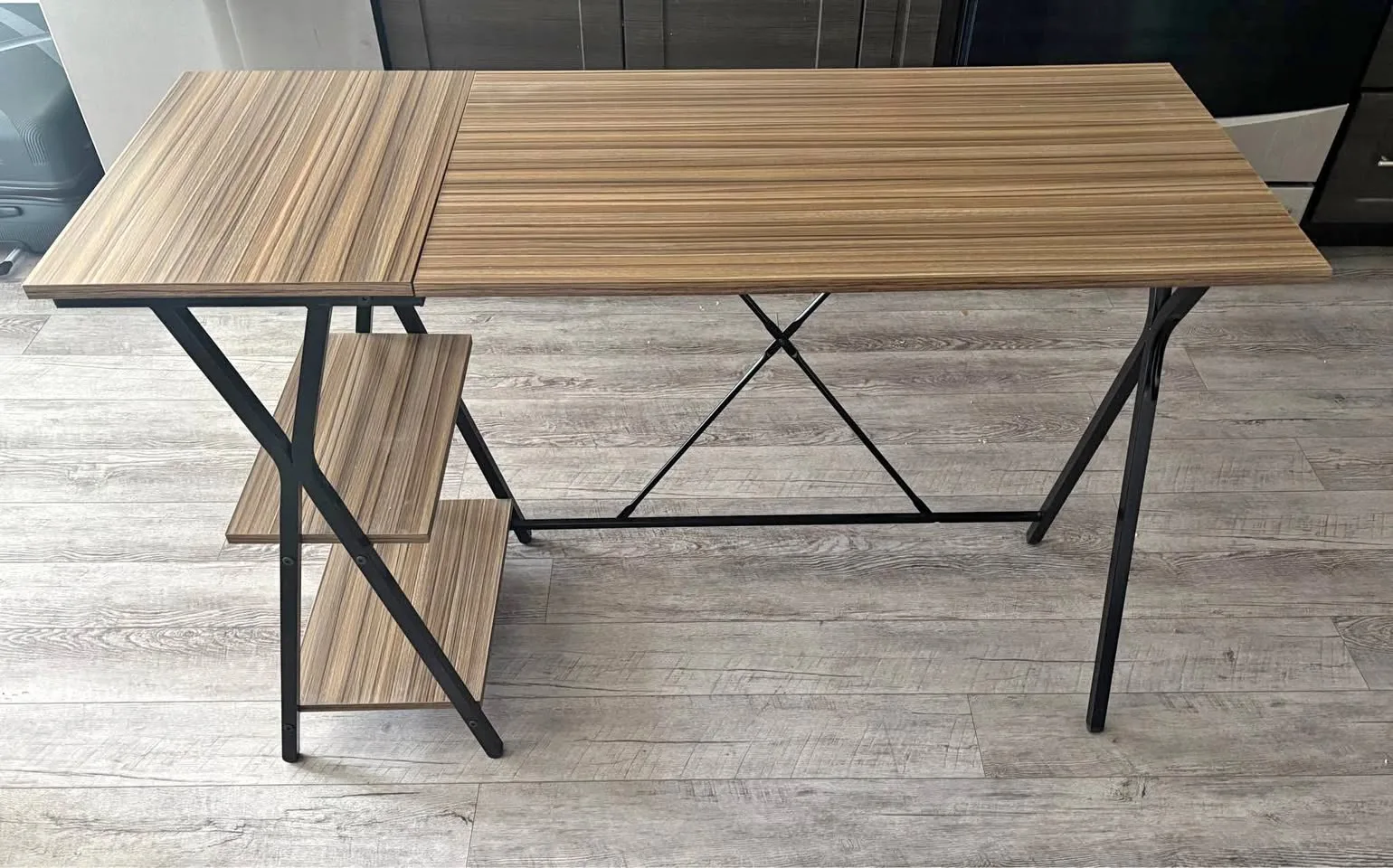 Office/Study Desk - 47.2" Reversible with 2 Shelves