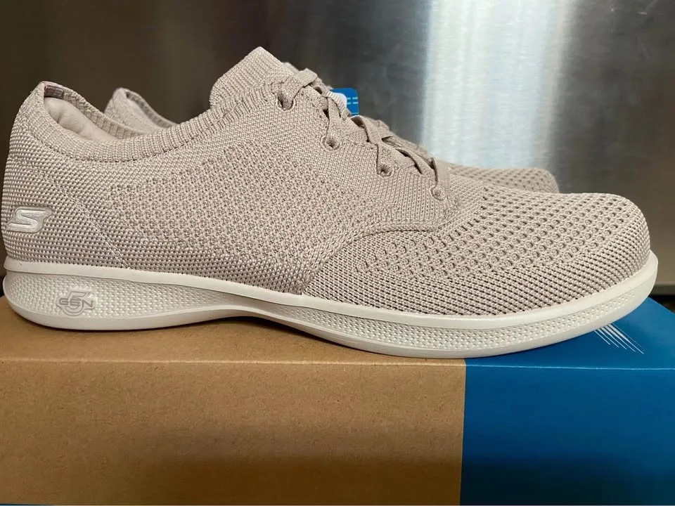 Women’s Skechers Go Step Lite Sneakers, Size 8.5 NIB image indicator(3)