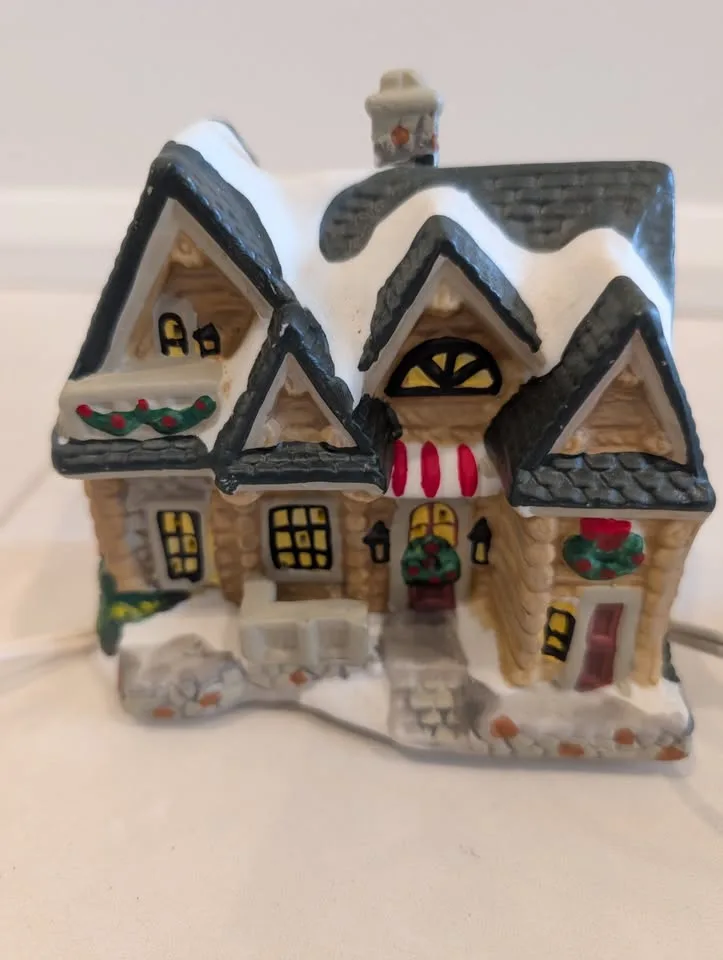 Trim Shoppe Attached Porcelain Lighted Houses image indicator(2)