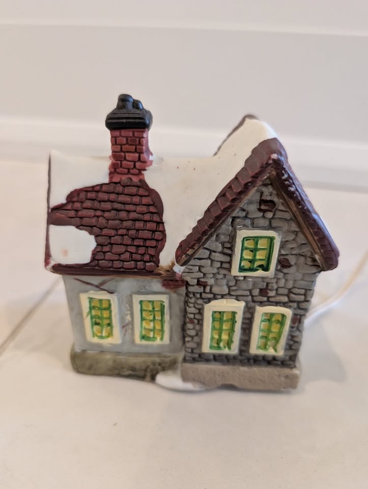 Trim Shoppe Attached Porcelain Lighted Houses - photo 5