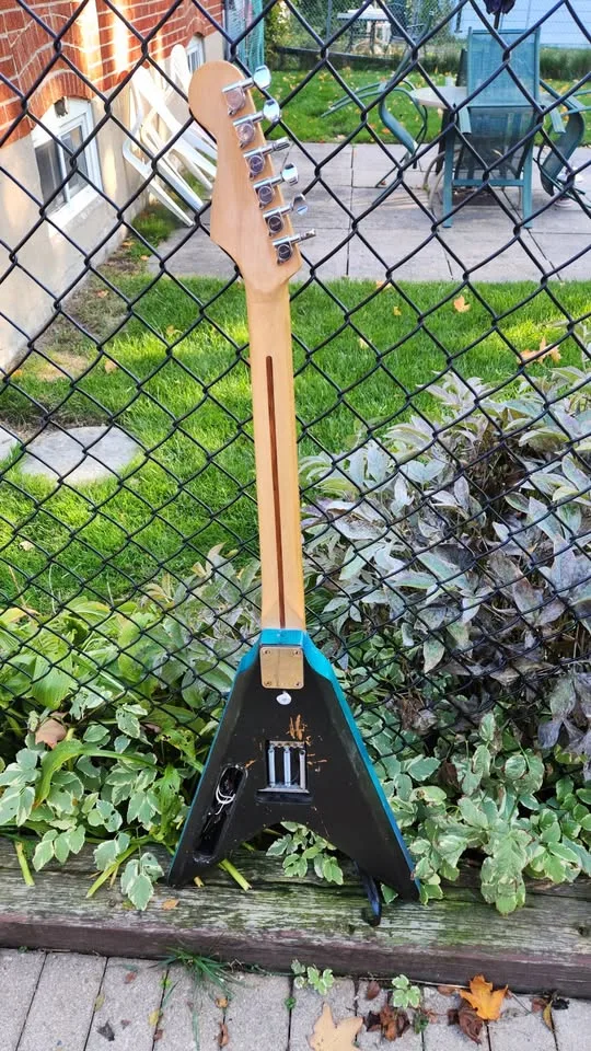 $100 Project Flying V guitar image indicator(5)