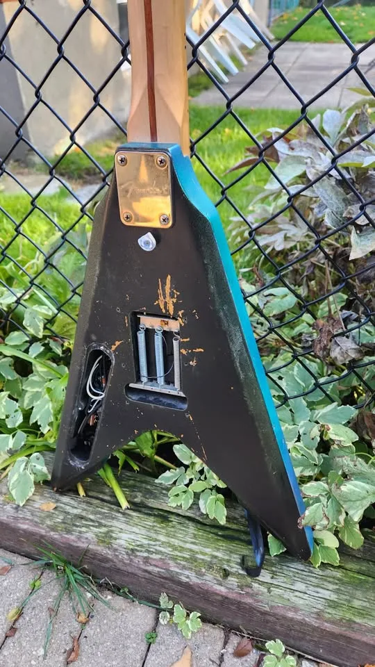 $100 Project Flying V guitar image indicator(6)